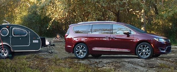 Pacifica_EfficiencyStorie_Best-in-class-Power-and-Towing.jpg